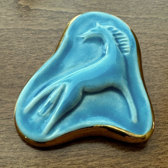 Embossed Full/Body Horse Brooch - MCM - Ceramic - Vintage - Picture 2 of 5